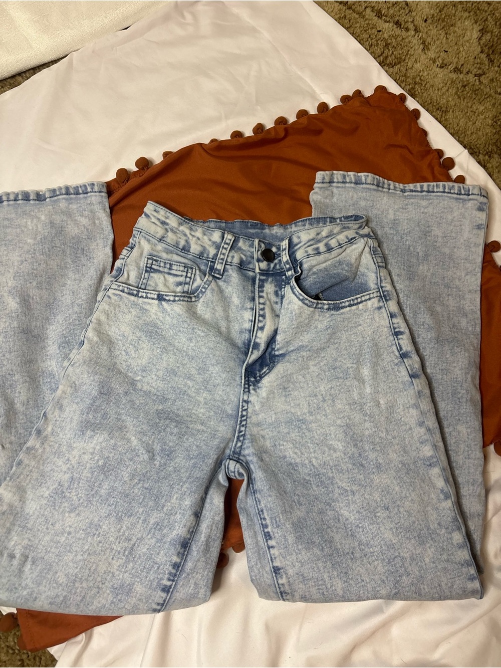 Light washed jeans - Picture 2 of 2